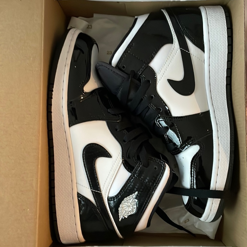 Air Jordan 1 Mid SE